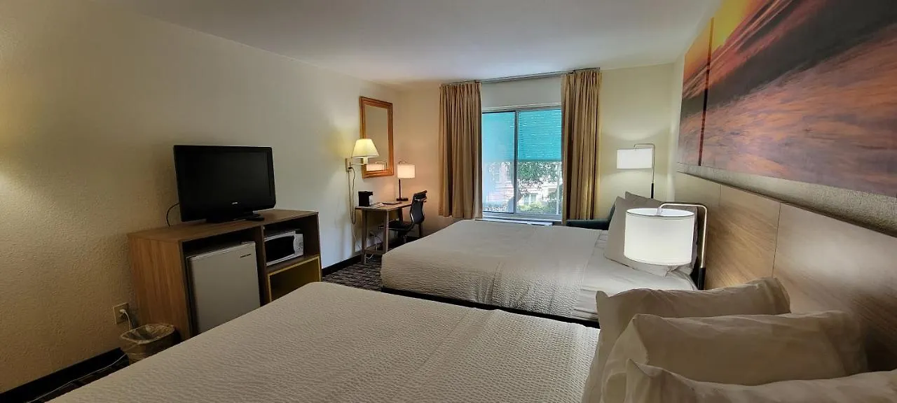 Hotel Carolina A Days Inn By Wyndham Hilton Head Island