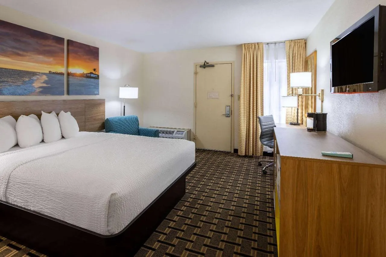 Hotel Carolina A Days Inn By Wyndham Hilton Head Island