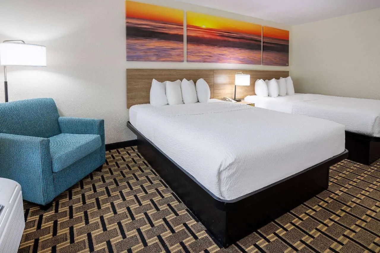 Hotel Carolina A Days Inn By Wyndham Hilton Head Island